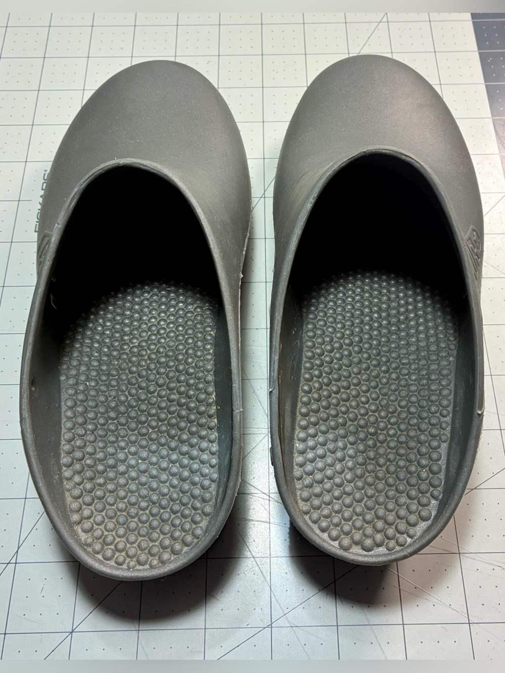Calzuro Classic Clogs without Upper Holes in Metal Grey 37/38 - Picture 4 of 8
